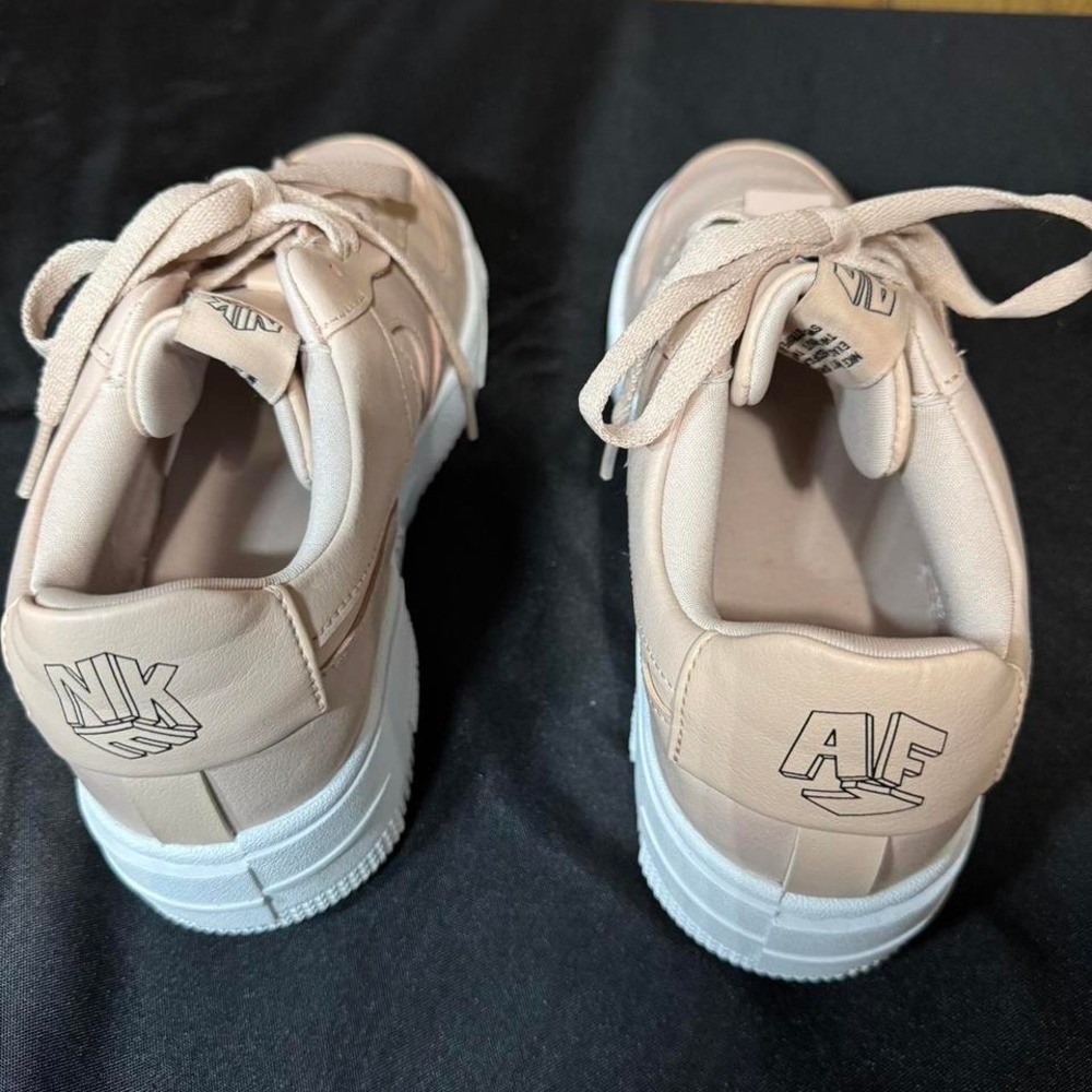 Nike‎ Air Force 1 Low in tan and white Size 8.5 Mens / 9.5-10 Womens - Picture 5 of 7